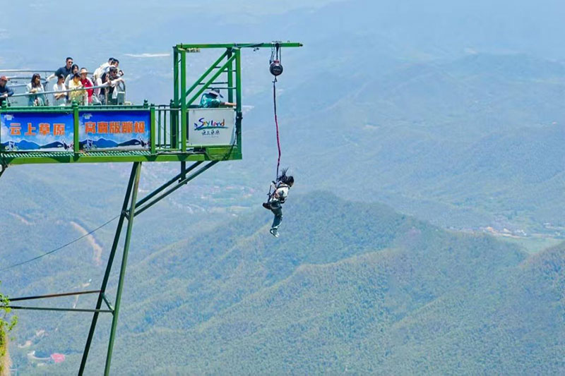 云上草原开启高山舒适革命，推出松弛感三件套 重新定义高山度假新方式